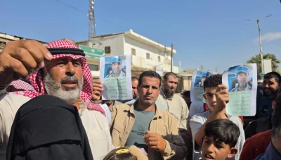 الرقة: وقفة احتجاجية للمطالبة بالكشف عن مصير المعتقلين في سجون “قسد”