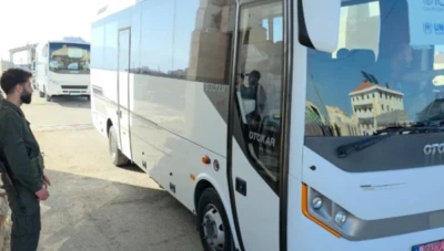 القافلة الخامسة للاجئين السوريين تعبر من لبنان إلى الأراضي السورية