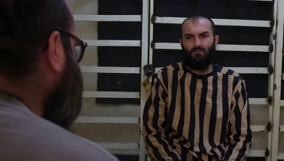 مواجهة مباشرة بين سجّاني صيدنايا ومعتقلين سابقين عقب توقيفهم