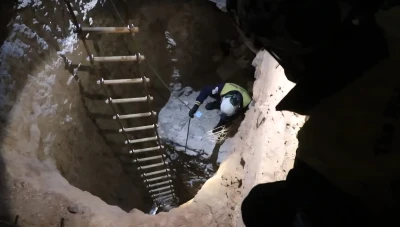 الدفاع المدني ينقذ رجلاً سقط في نفق من مخلفات "قسد" بحلب