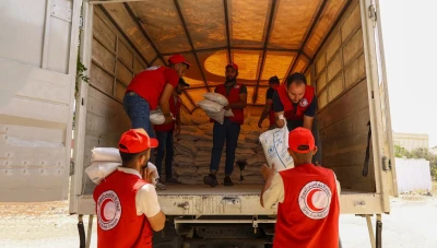 الهلال الأحمر السوري يواصل إيصال المساعدات إلى السويداء ودرعا