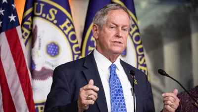 سيناتور أمريكي بارز يدعو إلى إلغاء قانون قيصر ضد سوريا