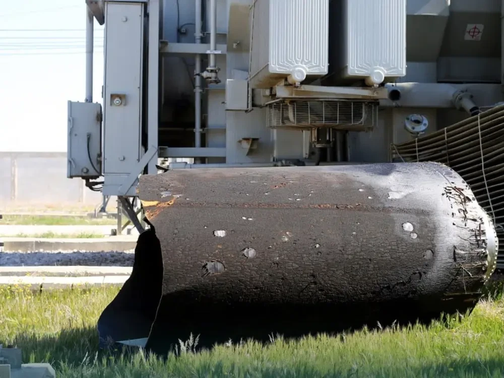 خروج محوّلة كهرباء عن الخدمة في ريف دمشق بسبب سقوط بقايا صاروخ