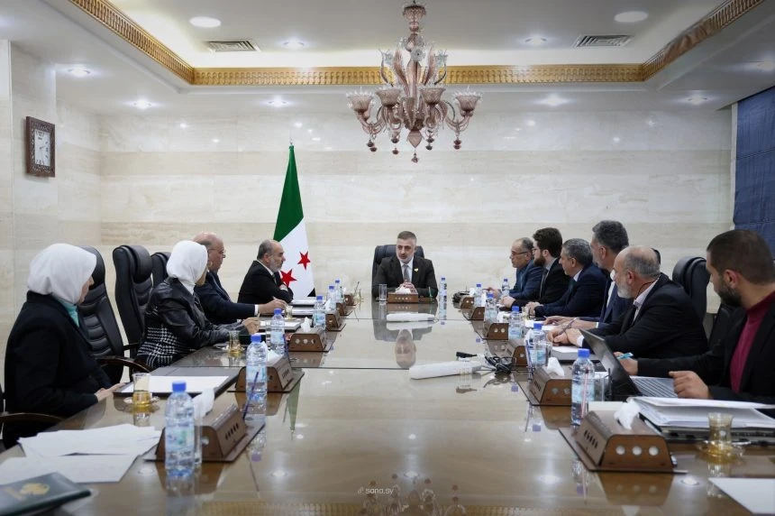 مناقشة الصيغة النهائية لمرسوم إعادة المفصولين من الدولة