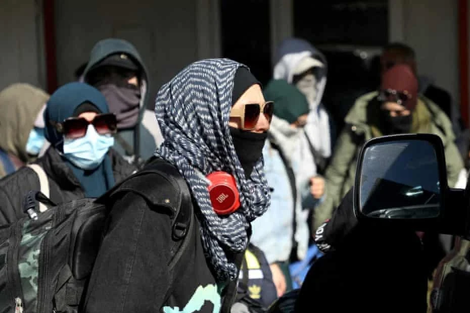 مغادرة نساء وأطفال أستراليين مخيم روج بالحسكة تمهيداً لإعادتهم