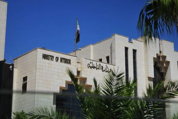 أكدت استمرار ملاحقة الفلول..الداخلية السورية تعلق على التوترات في إدلب وحلب