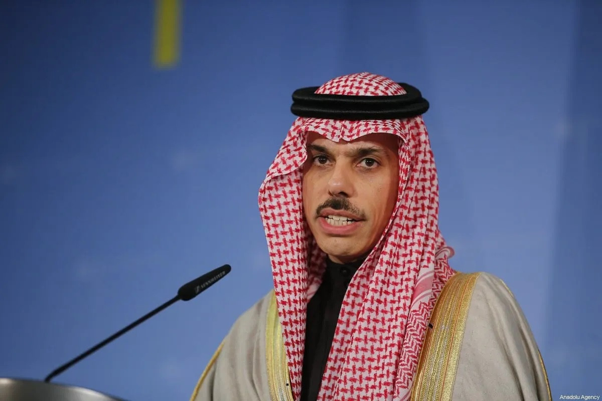 من دافوس..وزير الخارجية السعودي يطالب بمساعدة حكومة دمشق