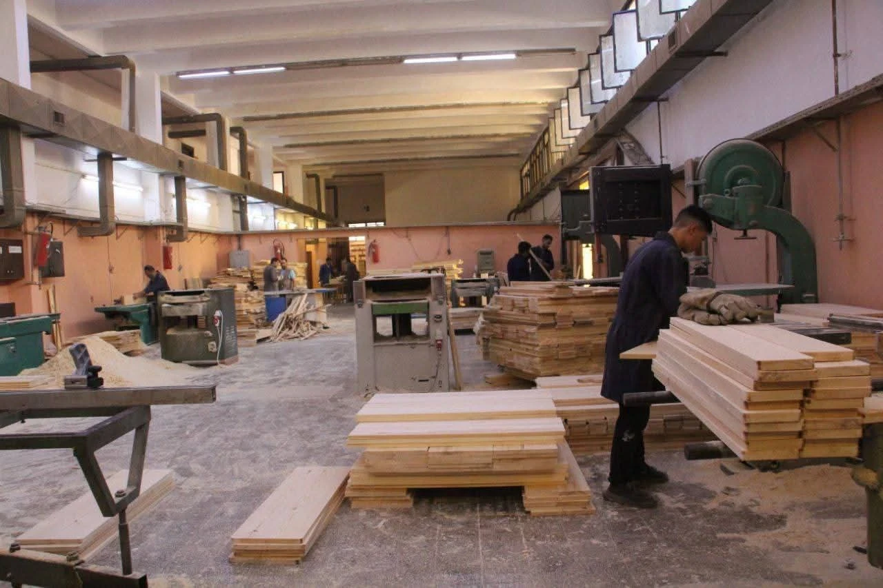 التربية السورية تطلق مشروعًا وطنيًا لإنتاج المقاعد المدرسية