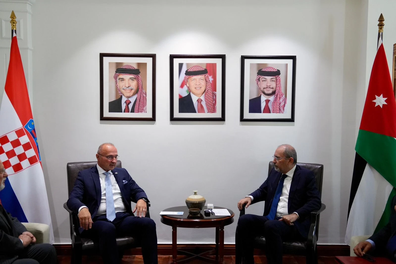 الصفدي: إسرائيل تنتهج سياسة عدوانية تهدد أمن سوريا والمنطقة