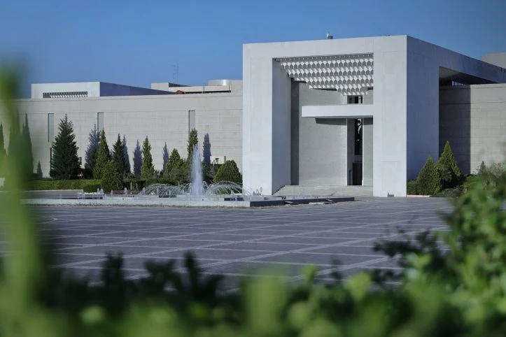 الرئاسة السورية تحدد دوام رمضان من الثامنة صباحاً حتى الثانية ظهراً