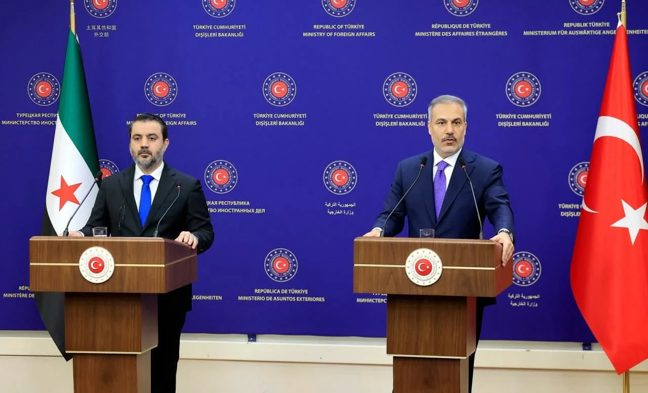 وزير خارجية تركيا يهاجم الدور الإسرائيلي بالسويداء ويحذر "ب ي د"