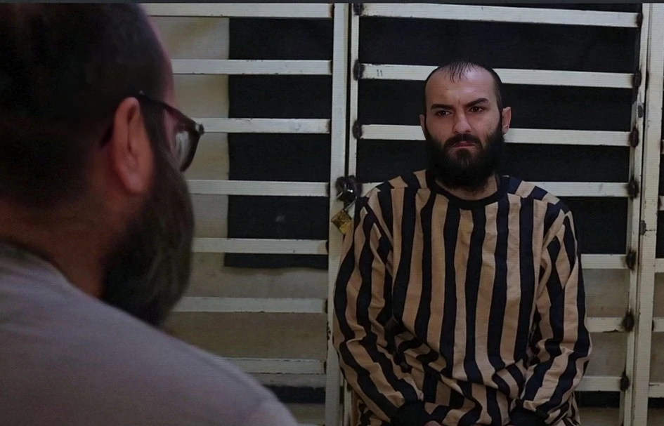 مواجهة مباشرة بين سجّاني صيدنايا ومعتقلين سابقين عقب توقيفهم