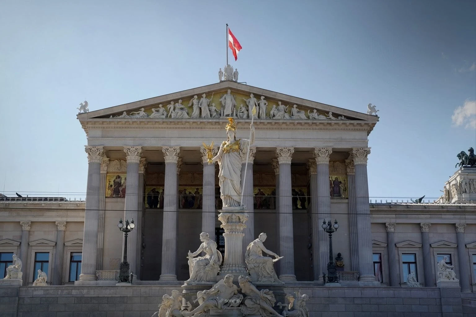 النمسا توجه اتهامات لمسؤولين سوريين سابقين بانتهاكات جسيمة في الرقة