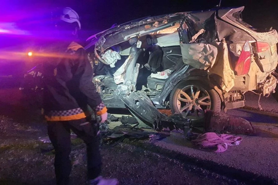 وفاة شخص وإصابة ثلاثة بحادث تصادم على طريق تدمر – دير الزور