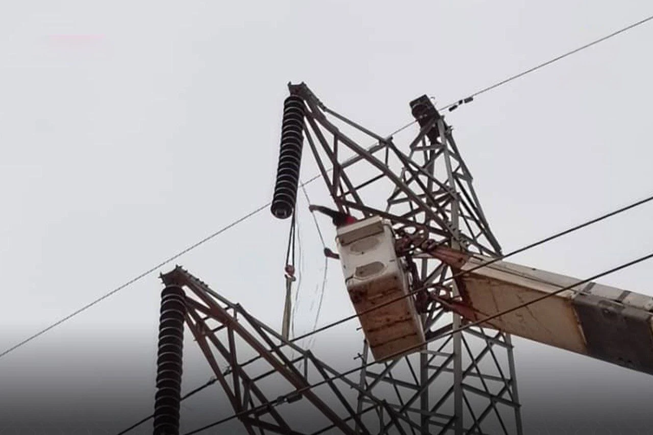 إصلاح أعطال في خط 230 ك.ف لتحسين الكهرباء في الحسكة