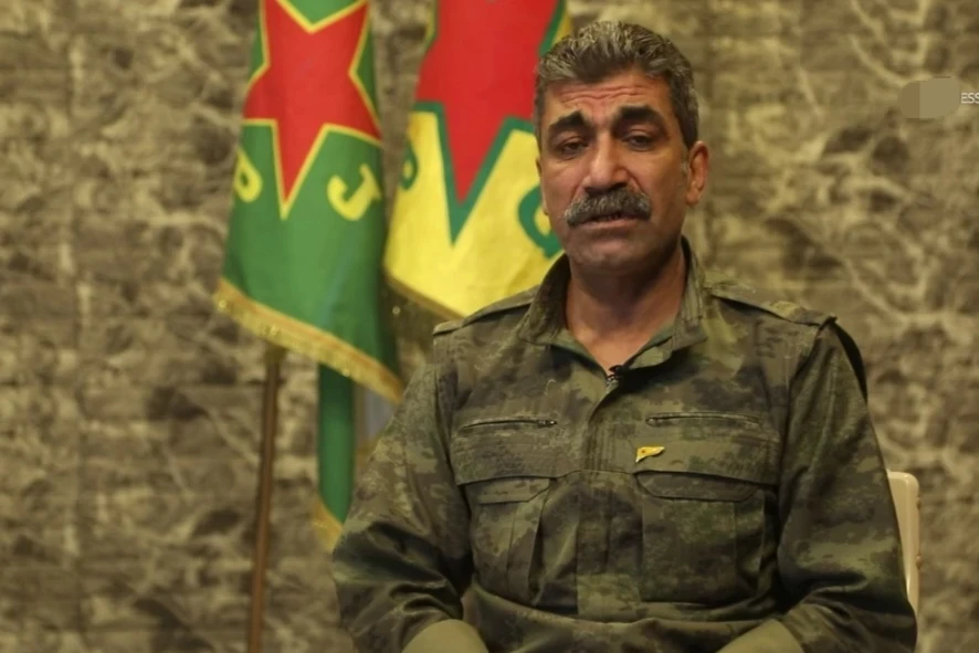 قيادي في ميليشيا "ب ي د" يشترط تعديل الدستور قبل دمج القوات الكردية في الجيش السوري