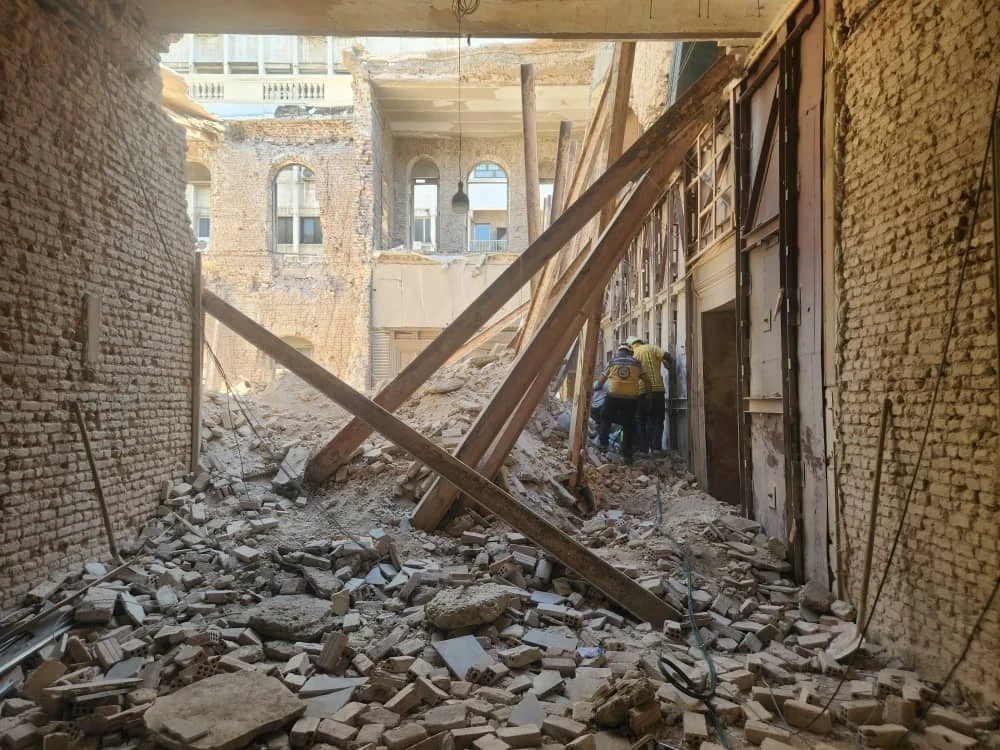 احتجاز عمال بانهيار جزئي في مبنى السرايا بدمشق