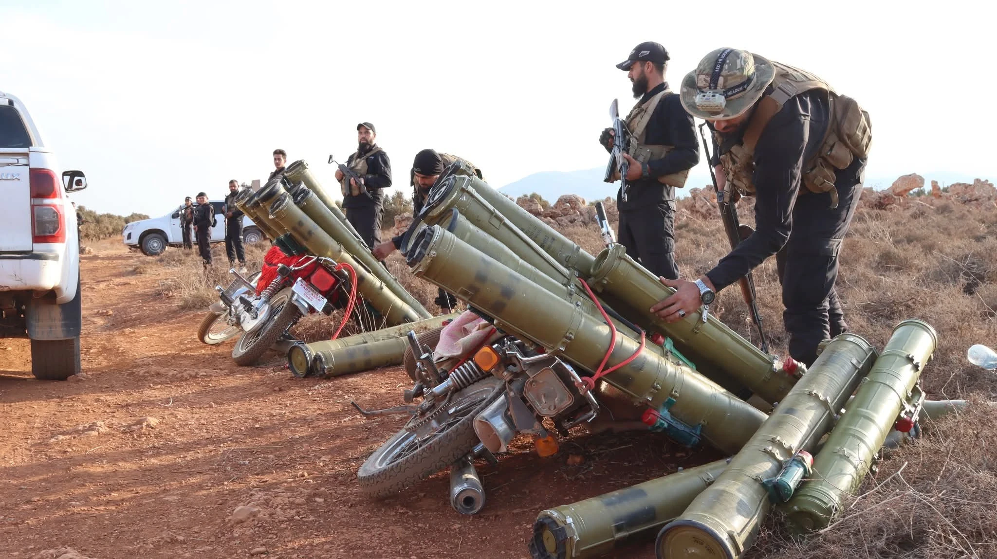 حمص: الداخلية تضبط شحنة صواريخ كورنيت